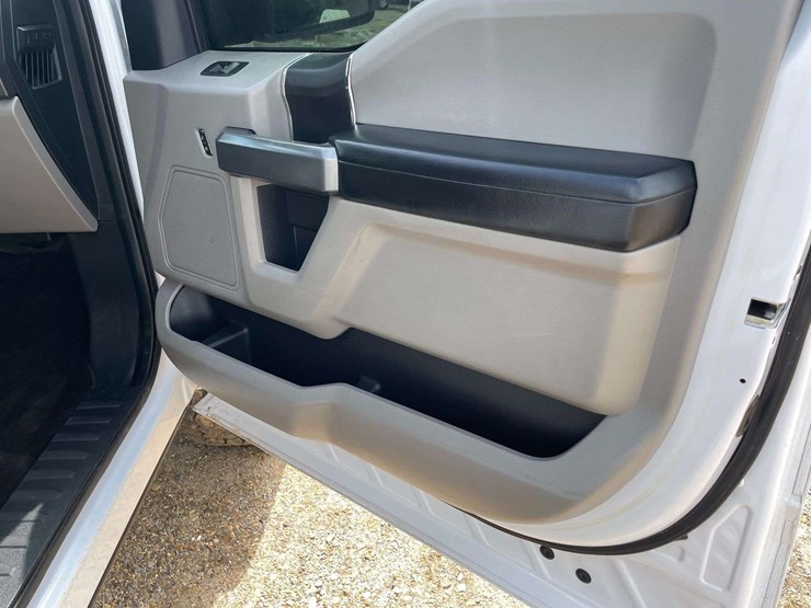 2017-ford-f150-image-17