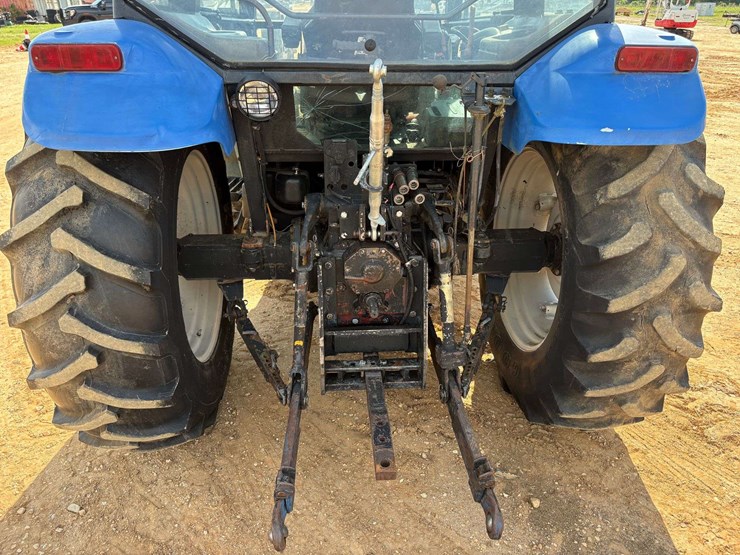 new-holland-7635-image-10