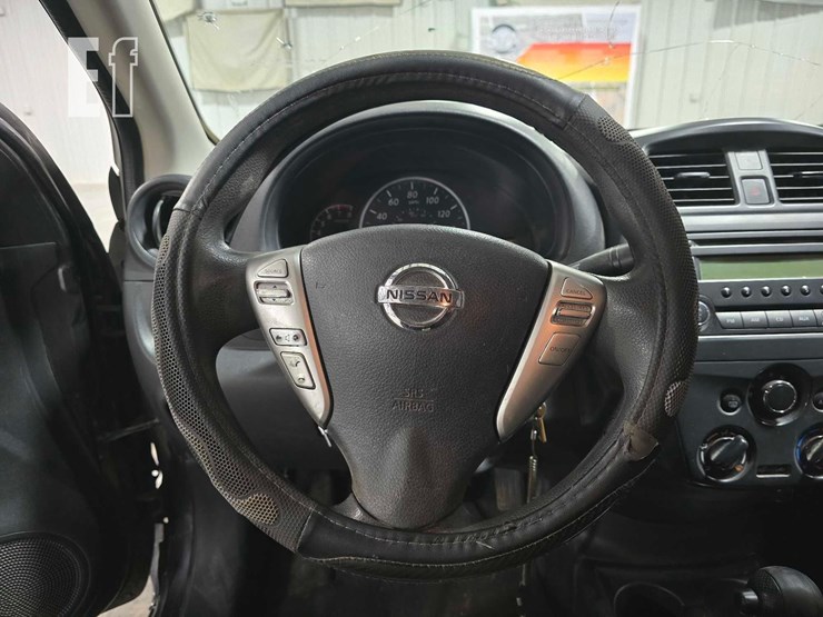 2015-nissan-versa-image-10