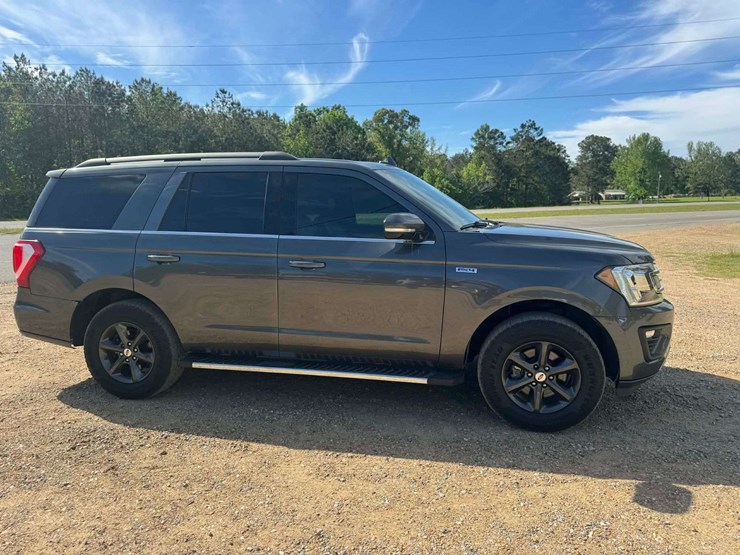 2018-ford-expedition-xlt-image-7