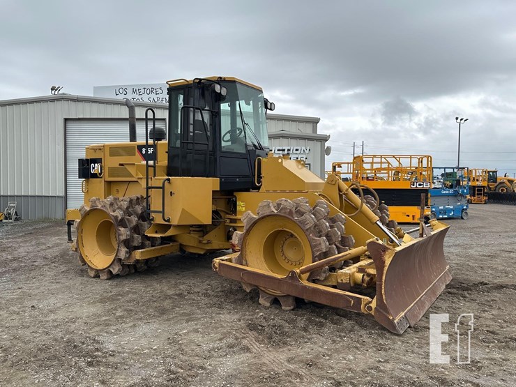 2015-caterpillar-815f-2-image-2