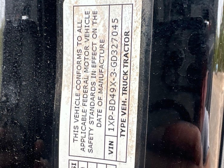 2016-peterbilt-579-image-19