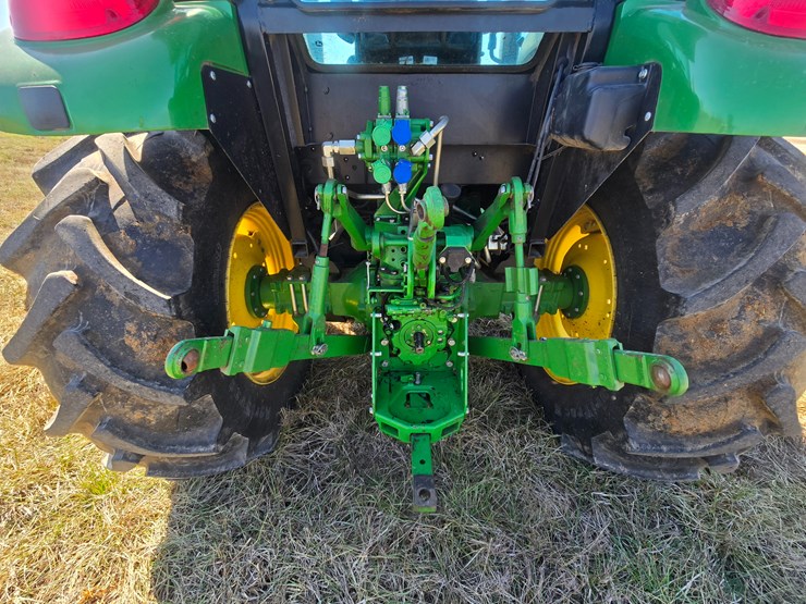 2019-john-deere-5100e-image-49