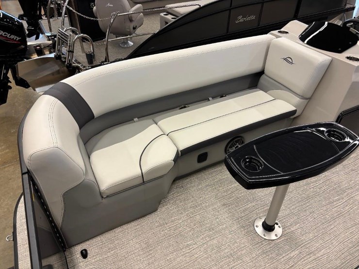 2025-g3-suncatcher-select-20rc-pontoon-image-26