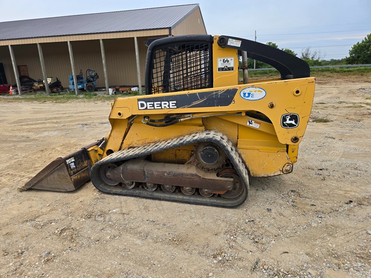#22607-•-2008-deere-332t-skid-steer-image-8