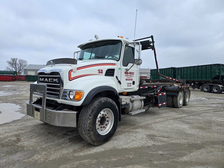 #22589-•-2006-mack-cv713-granite-roll-off-garbage-truck-image-3