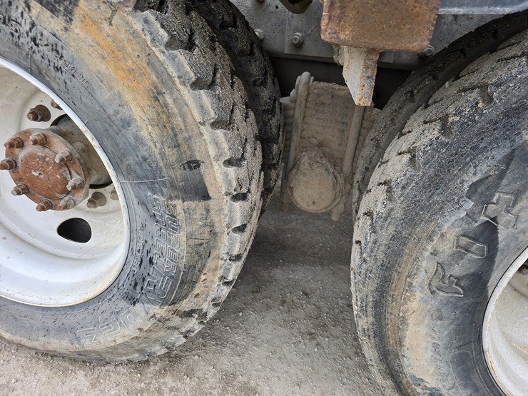 #22589-•-2006-mack-cv713-granite-roll-off-garbage-truck-image-89