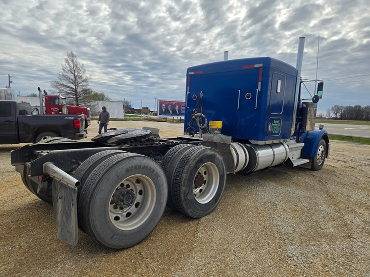 1999-kenworth-w900-image-18