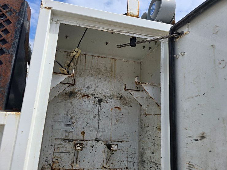 2013-ford-f550-image-45