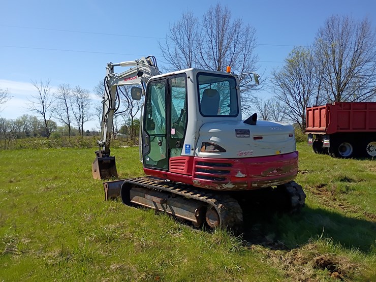 2011-takeuchi-tb285-image-5