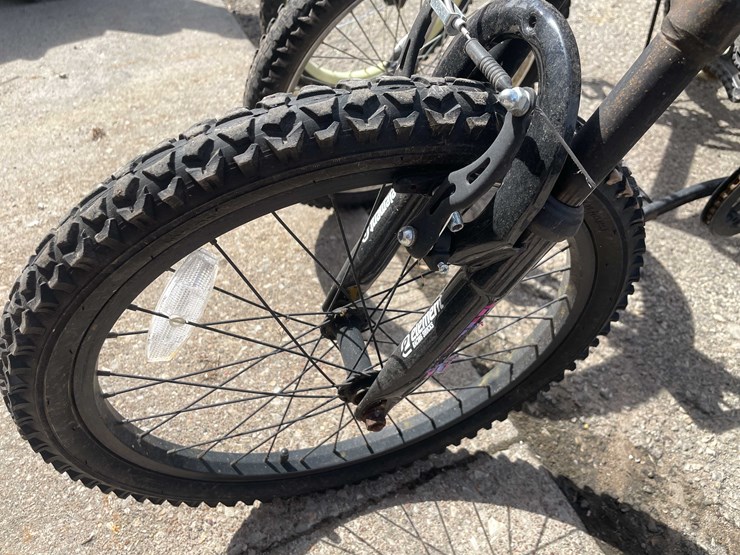 #7076-•-(3)-kid-bikes-(o3)-image-18