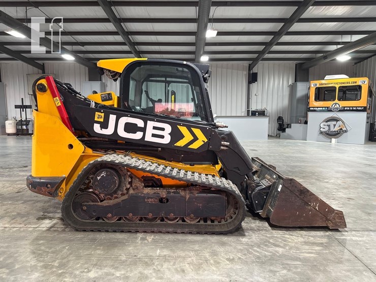 2021-jcb-3ts-8t-image-6