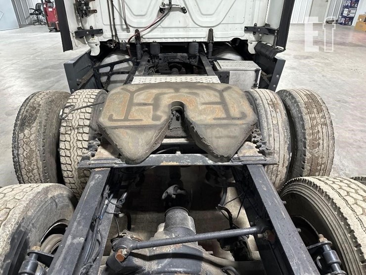 2014-freightliner-cascadia-125-image-9