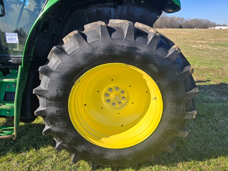 2016-john-deere-6110m-image-39