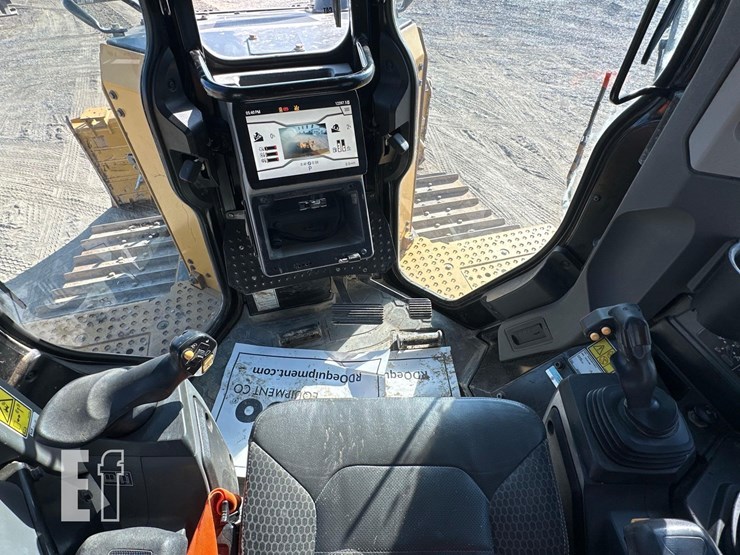 2019-caterpillar-d6-xe-lgp-image-18