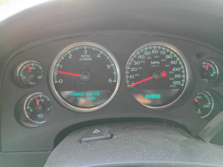 2010-chevrolet-tahoe-image-49