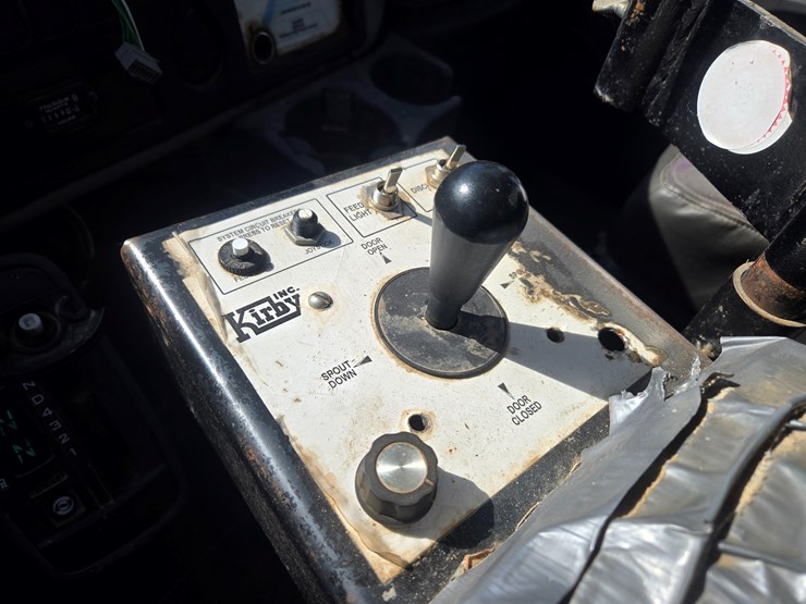 2013-international-workstar-7400-image-57