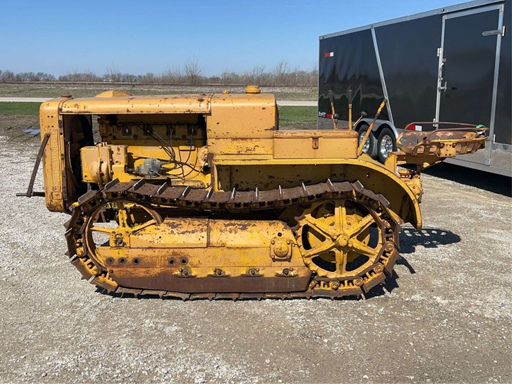 caterpillar-r2-image-2