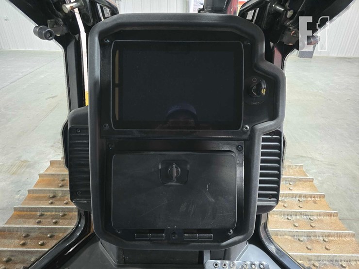 2021-caterpillar-d3-image-16