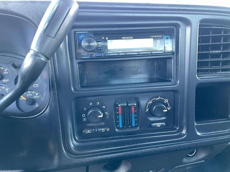 2005-chevrolet-silverado-1500-image-13