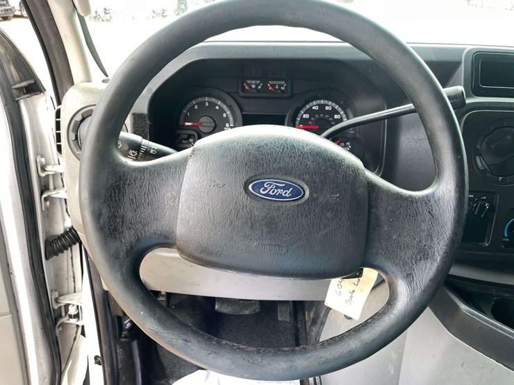 2011-ford-cargo-image-12