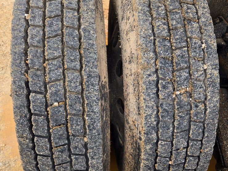 2014-kenworth-t660-image-110