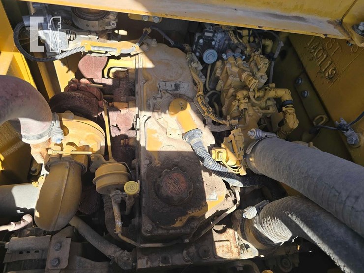 2019-caterpillar-325flcr-image-24