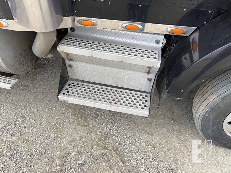 2005-kenworth-t800-image-31