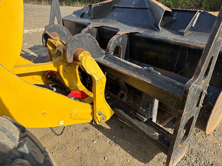 2021-caterpillar-926m-image-17