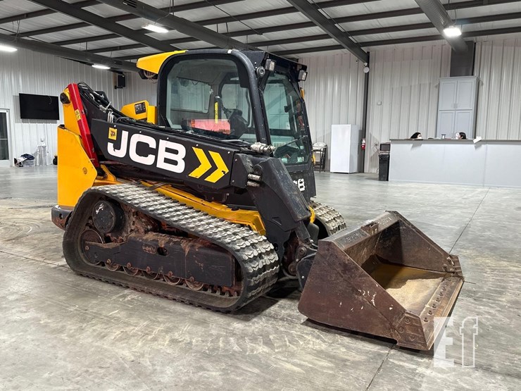 2021-jcb-3ts-8t-image-2