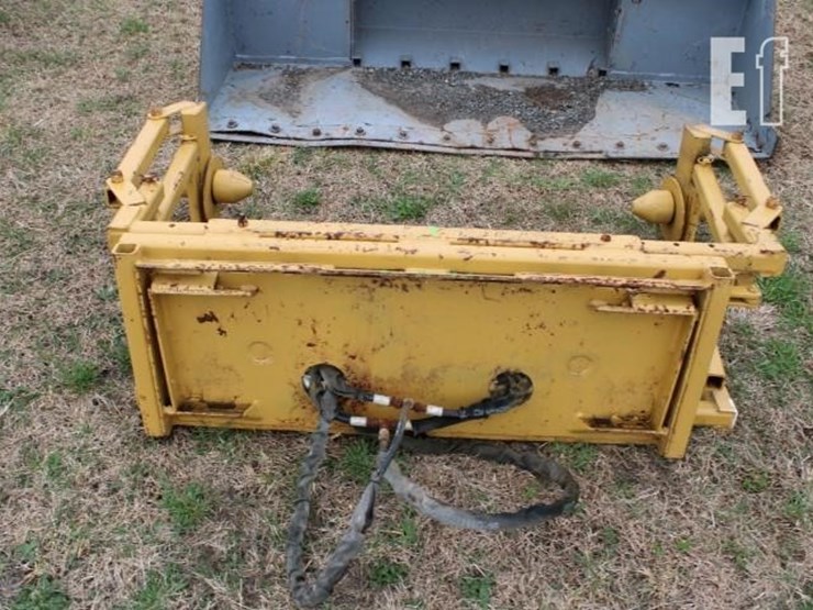 #1107-hyd-powered-spool-lift-for-skid-steer-with-q-image-3