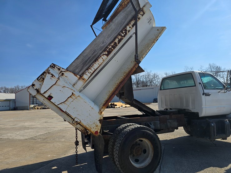 #22520-•-2002-gmc-c7500-dump-truck-image-56