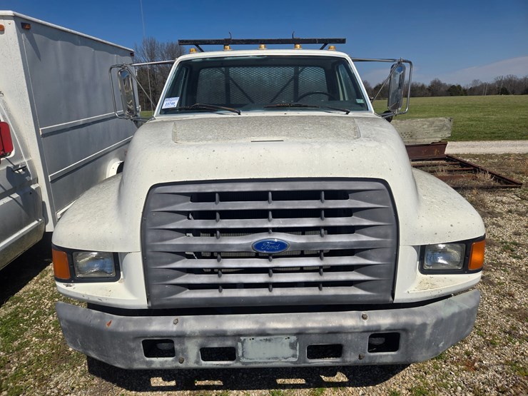 1997-ford-f700-image-16