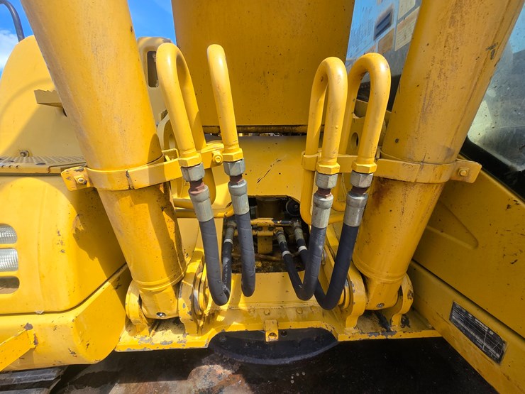 2003-caterpillar-320c-image-87