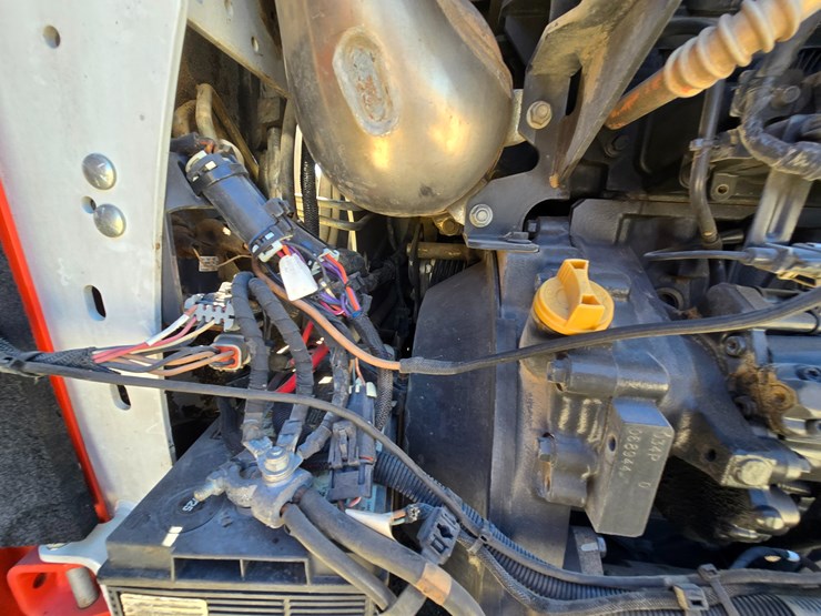 2020-bobcat-t770-image-38