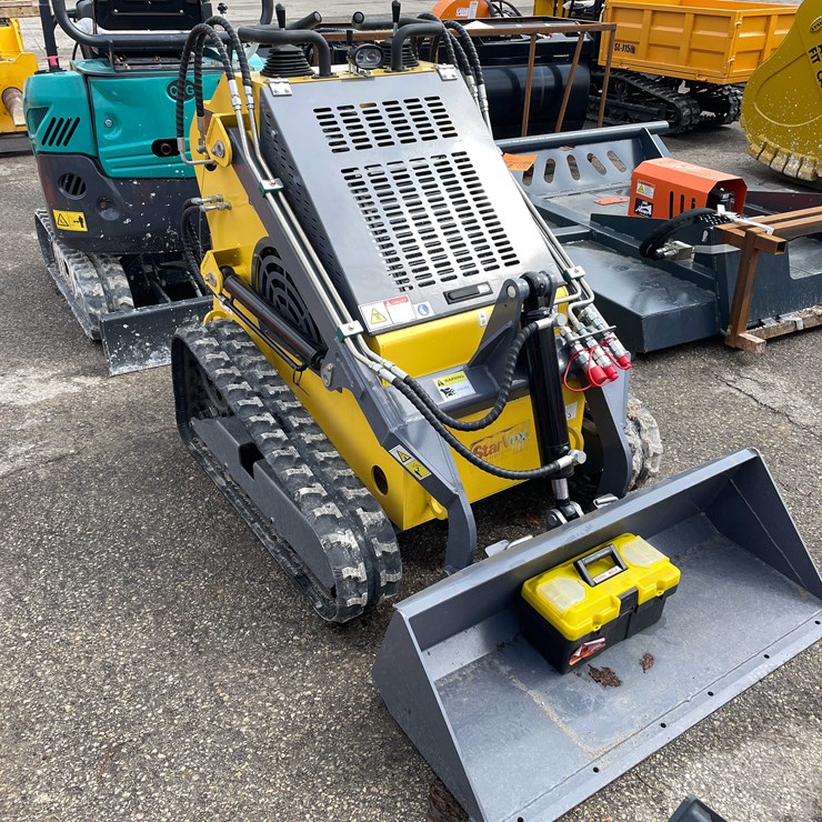#7033 • Unused 2025 Starvox 480 Mini Skid Steer (O11)