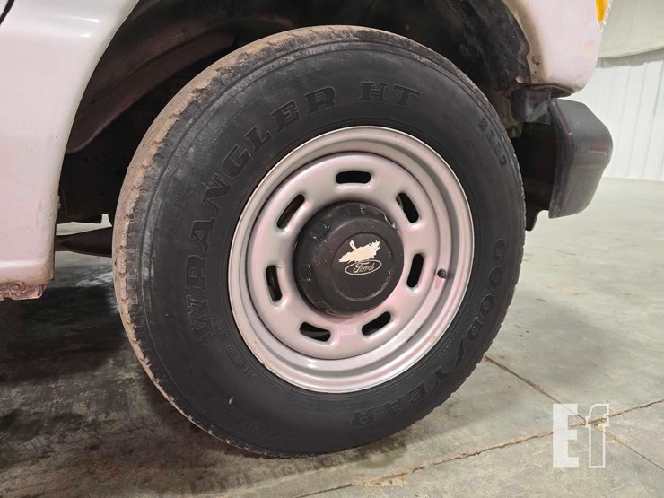 2005-ford-e150-image-22