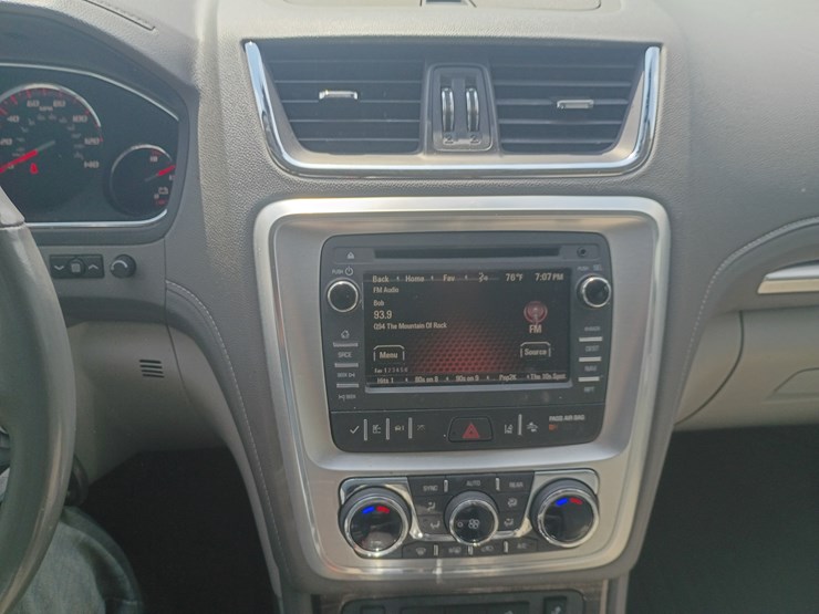 2017-gmc-acadia-image-40