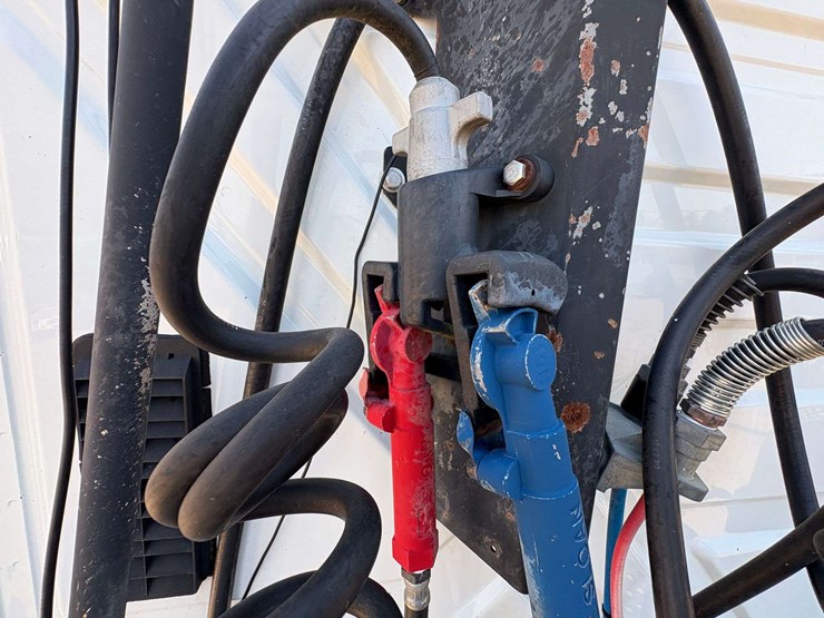 2010-international-8600-image-23