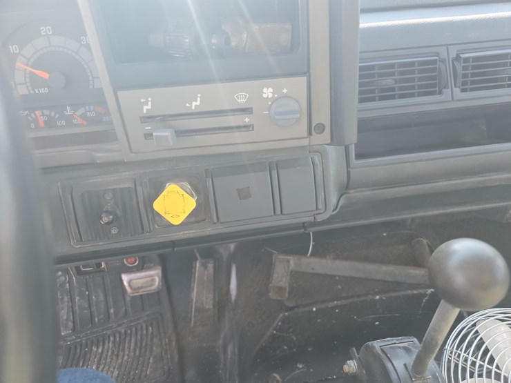 #22520-•-2002-gmc-c7500-dump-truck-image-46