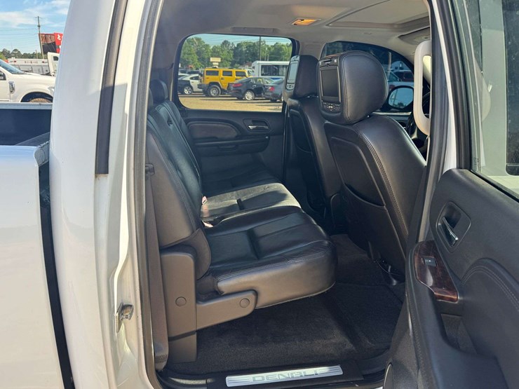 2007-gmc-sierra-1500-denali-image-17