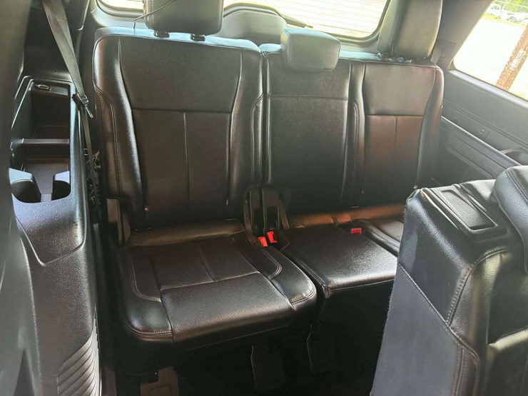 2018-ford-expedition-xlt-image-15