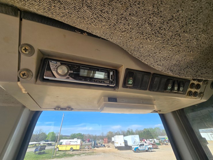 2004-deere-755c-image-49