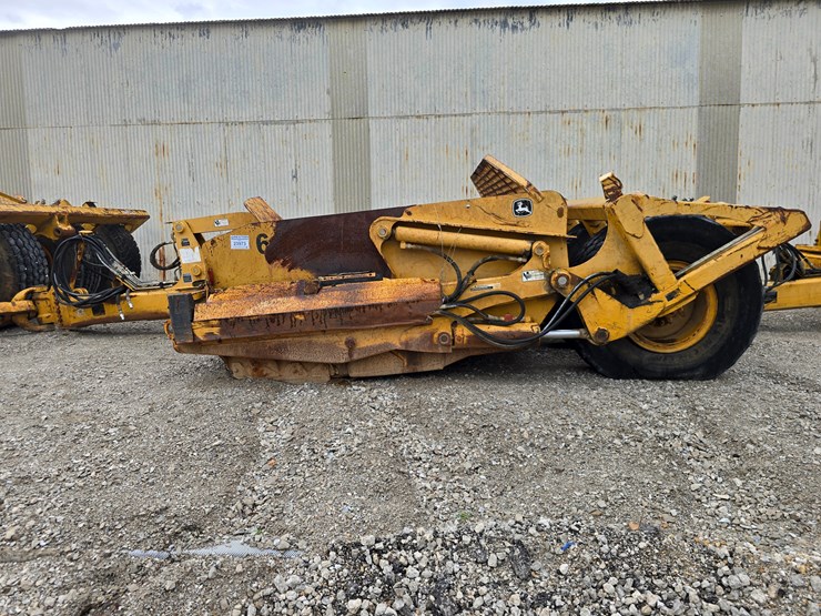 2006-deere-1812c-image-5