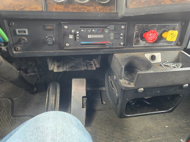 1999-kenworth-w900-image-73