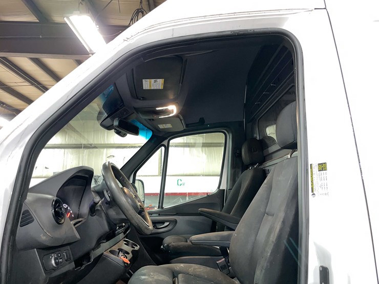 #1450-•-2019-mercedes-sprinter-van-(has-wi-title)-(of)-image-23
