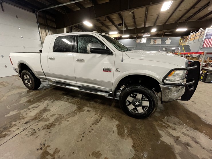 2012-dodge-3500-image-4