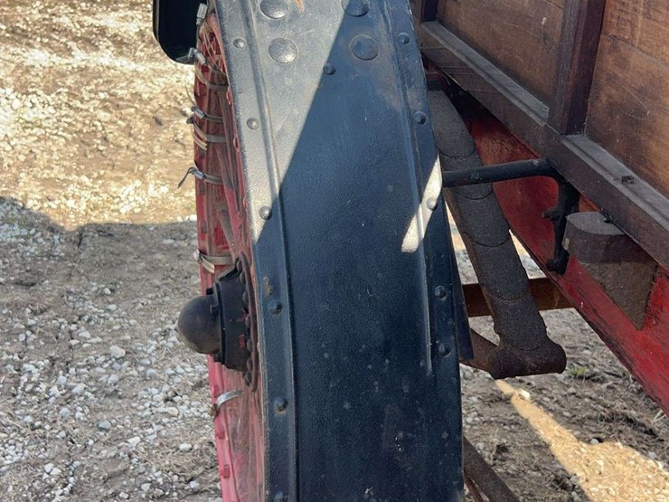 international-highwheeler-image-36