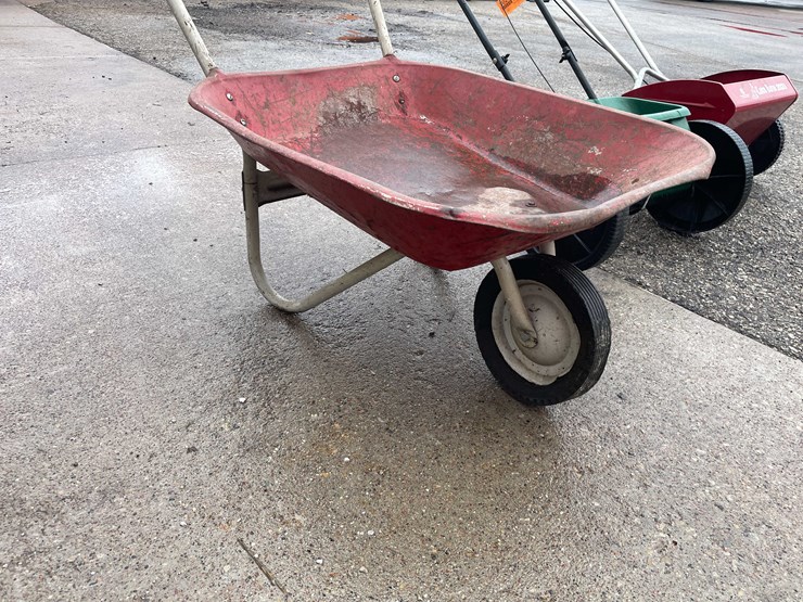 #7021-•-(2)-fertilizer-spreaders-and-wheelbarrow-(o3)-image-11