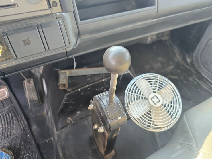 #22520-•-2002-gmc-c7500-dump-truck-image-47